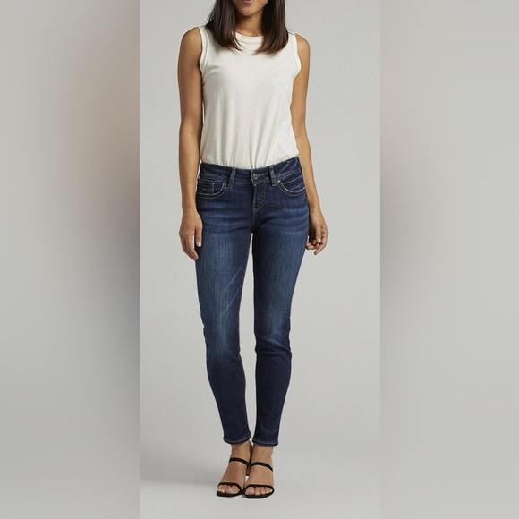 Silver Jeans Denim - Silver Jeans, size 26, with raw hem in excellent used condition!